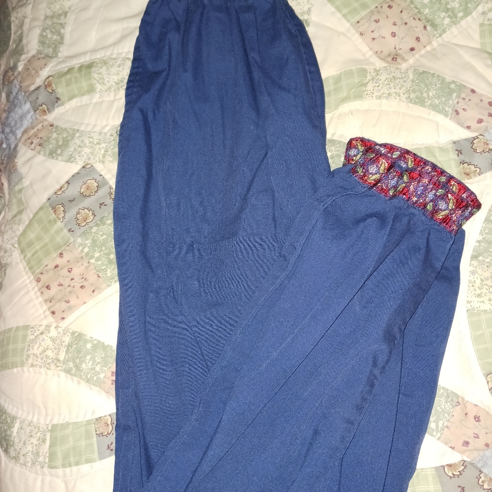 Scrub sets - Picture 3 of 8